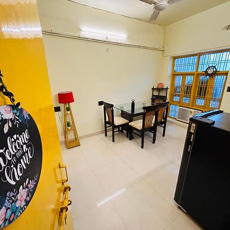 The Yellow House - Couple'S Getaway In Gomti Nagar- 1 Bhk Lucknow Exteriör bild