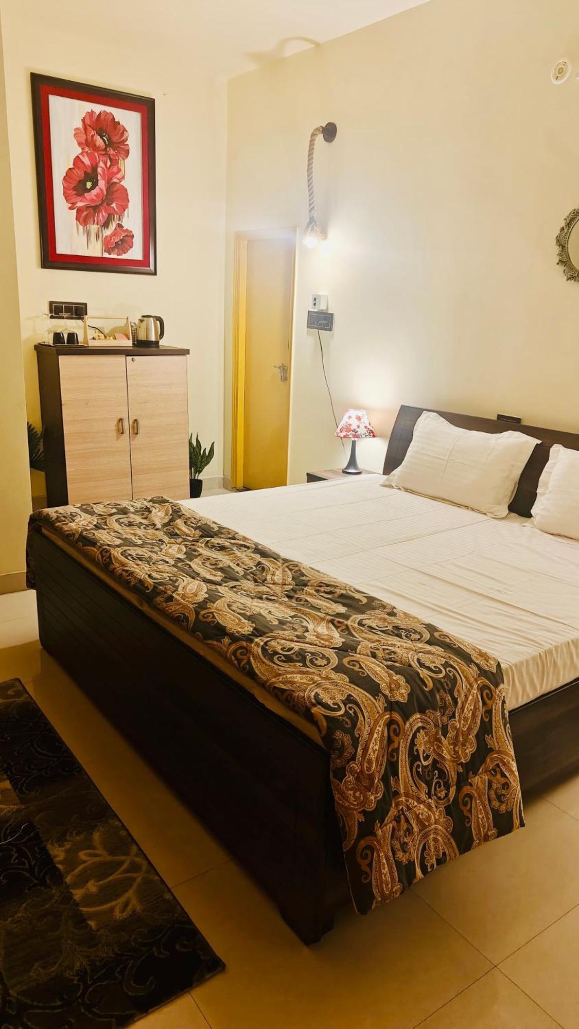 The Yellow House - Couple'S Getaway In Gomti Nagar- 1 Bhk Lucknow Exteriör bild