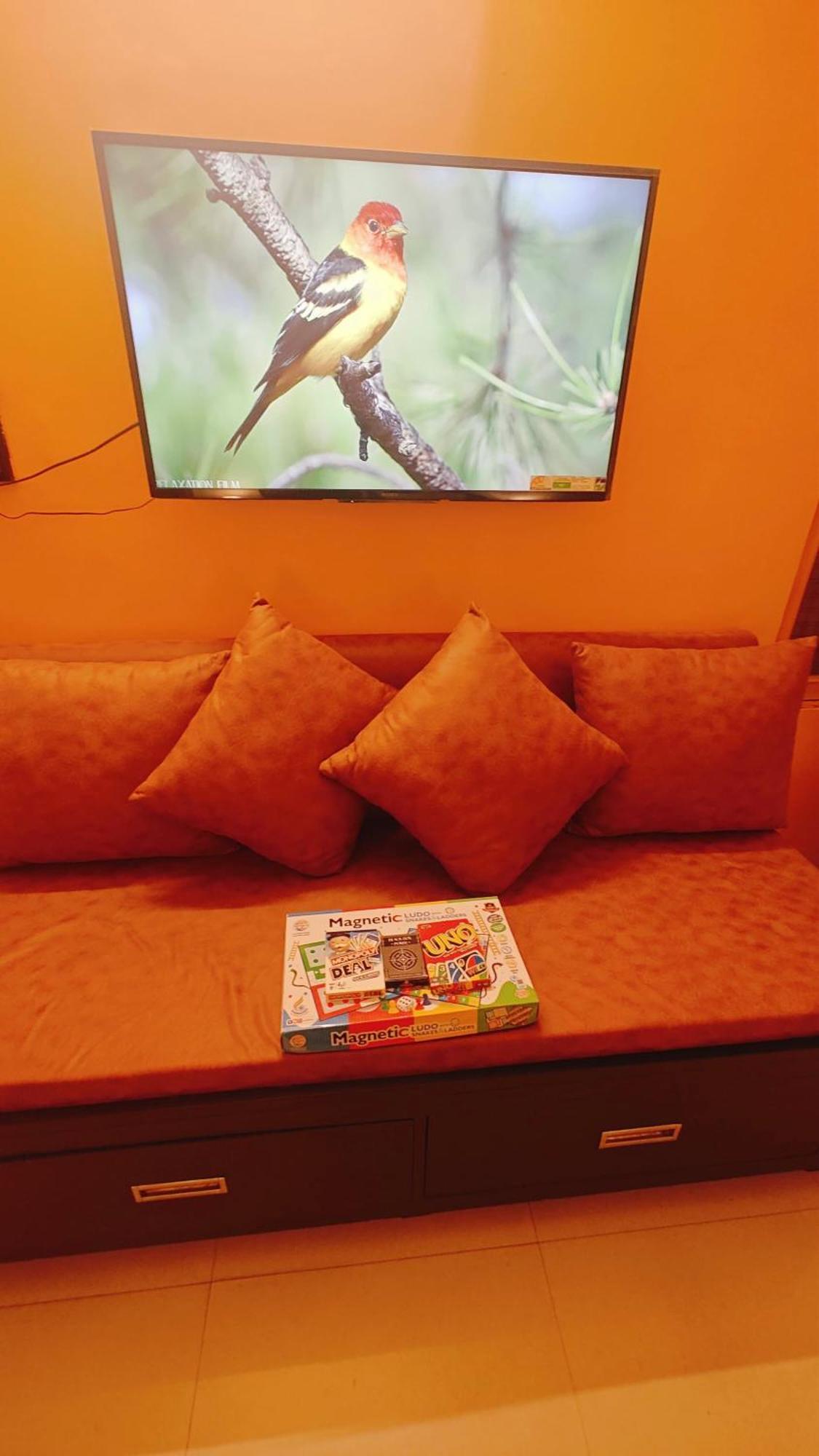 The Yellow House - Couple'S Getaway In Gomti Nagar- 1 Bhk Lucknow Exteriör bild