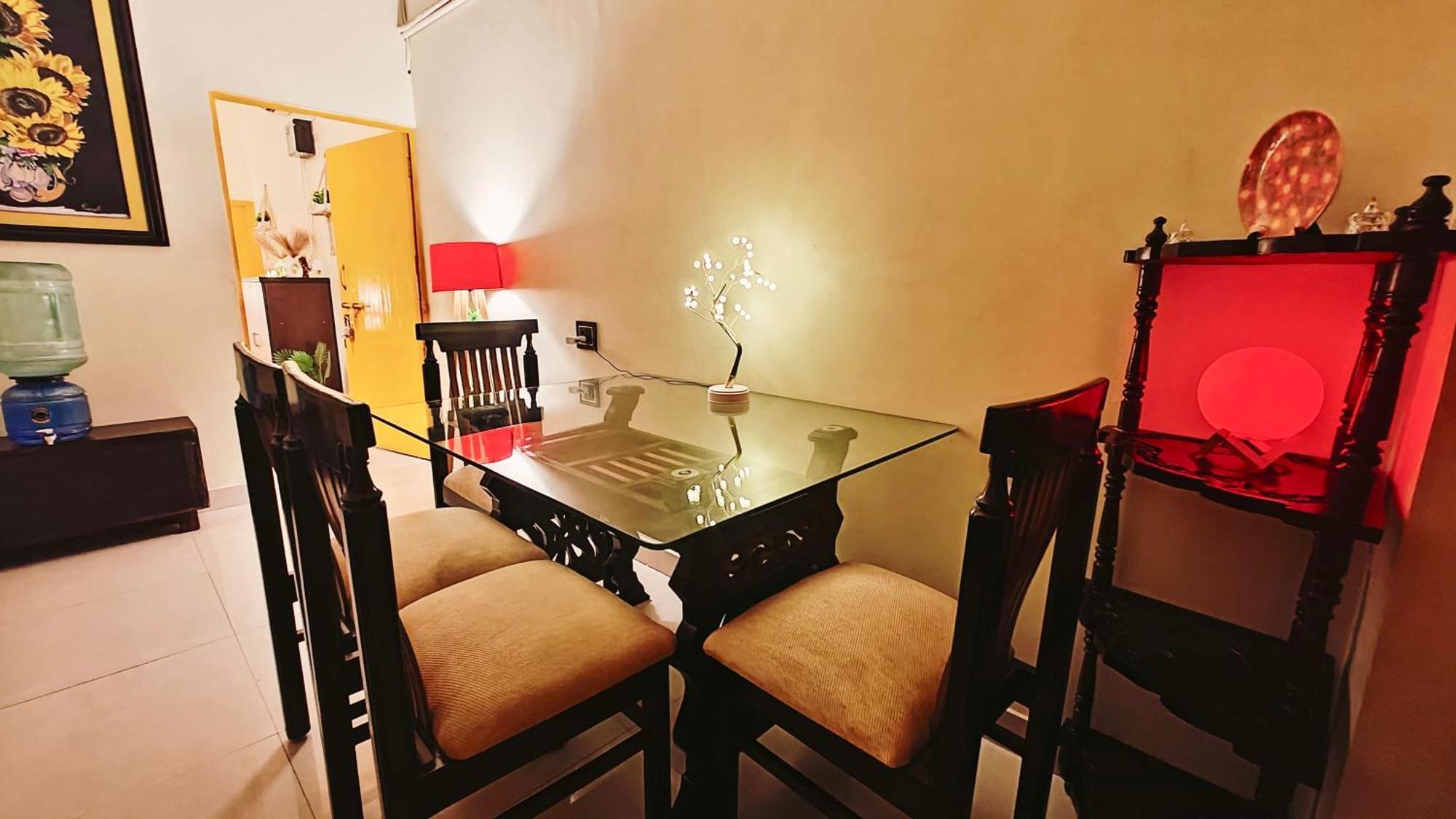The Yellow House - Couple'S Getaway In Gomti Nagar- 1 Bhk Lucknow Exteriör bild